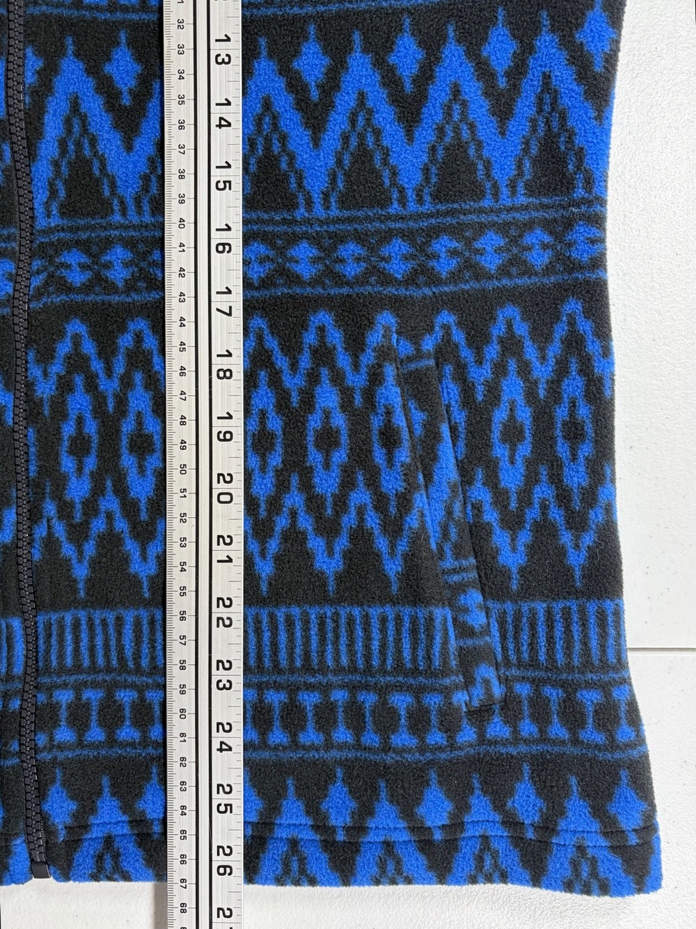 Chaps Black & Blue Nordic Geometric Zip-Front Fleece Vest (L) - Picture 5 of 8